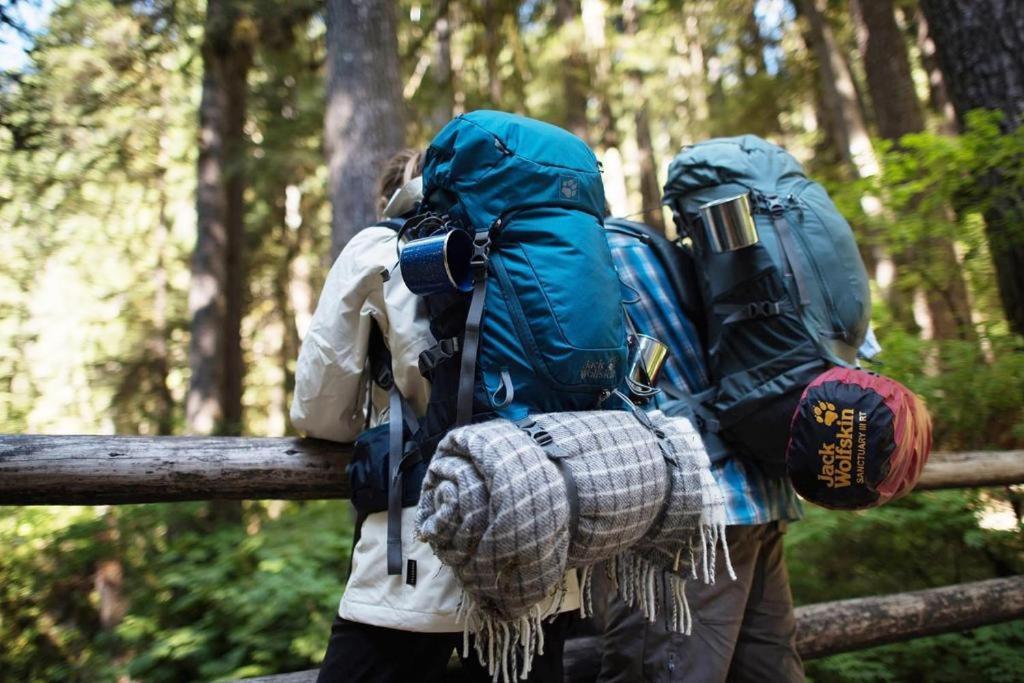 Bed And Breakfast - Die Aelplersuit Fuer Backpackers Im Berghuesli Linthal 외부 사진